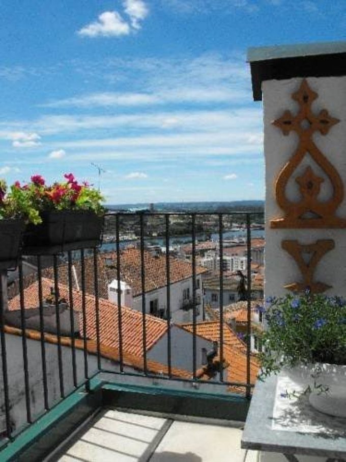 GUESTHOUSE CASA POMBAL