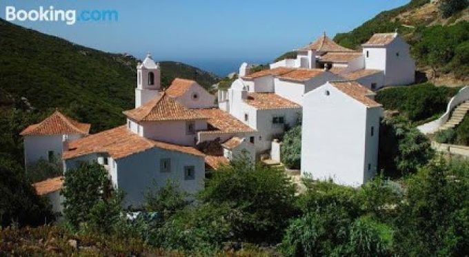 CONVENTO DE SÃO SATURNINO GUESTHOUSE