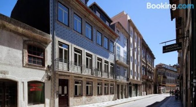 APARTHOTEL OPORTO BATALHA – FREE PARKING & BREAKFAST