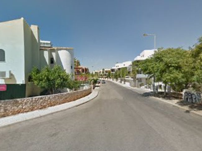 EACH HOUSE VILA ROSA