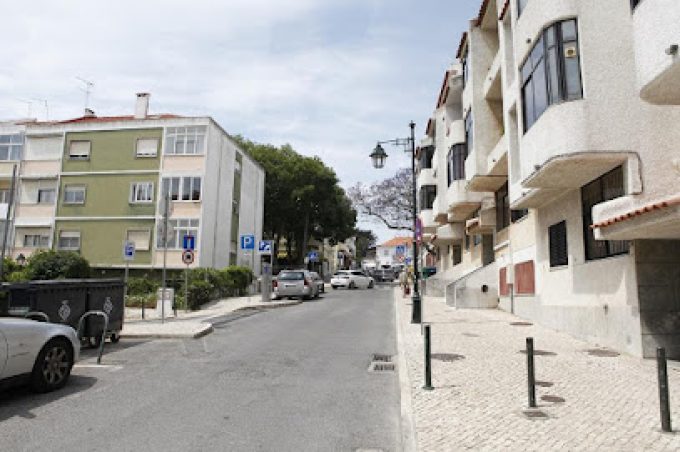 Comfortable And Central Apartment Cascais